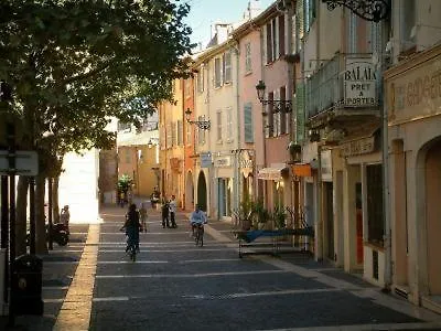 Excellent Studio Au Coeur Historique De Frejus